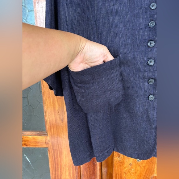 Navy blue linen jacket. Used gently. Size. 18 - Picture 4 of 5